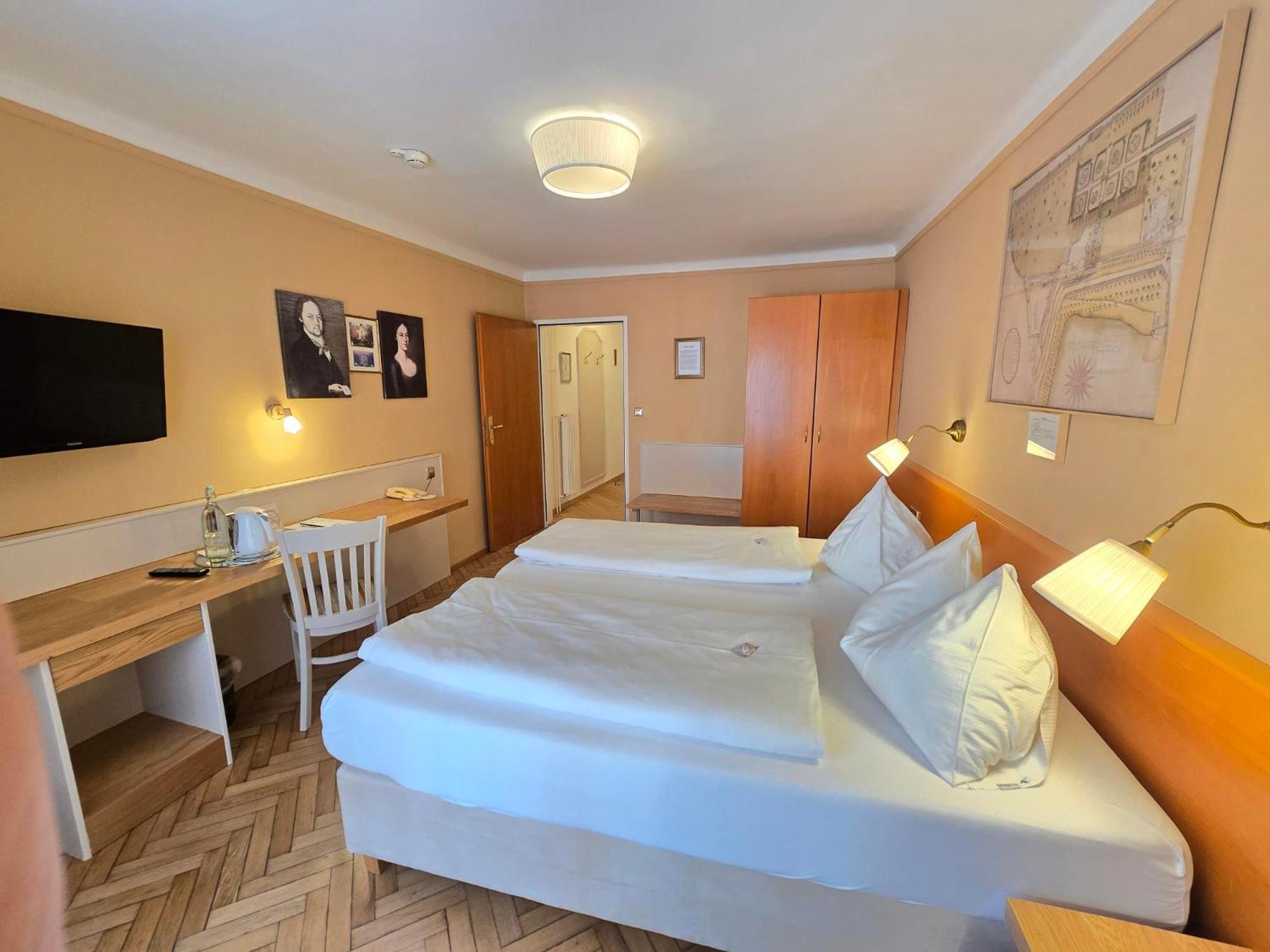 Boutique Hotel Goldenes Lamm Villach Exterior photo