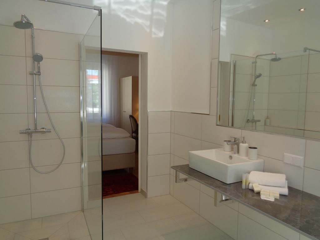 Boutique Hotel Goldenes Lamm Villach Exterior photo